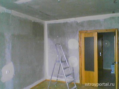 Подготавливаем стены и потолок к отделочным работам