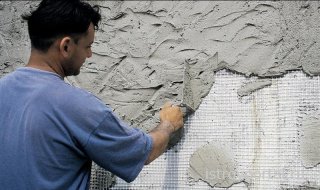 Как правильно штукатурить стены из газобетона